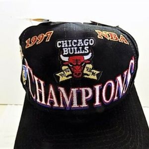 VTG 1997 Chicago Bulls Logo Athletic Champions Cap
